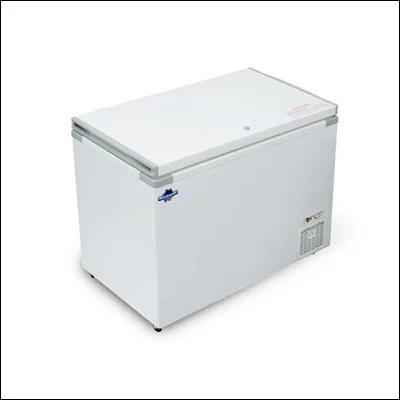 White hard top chest freezer with hinged lid for bulk frozen storage - commercial deep freezer