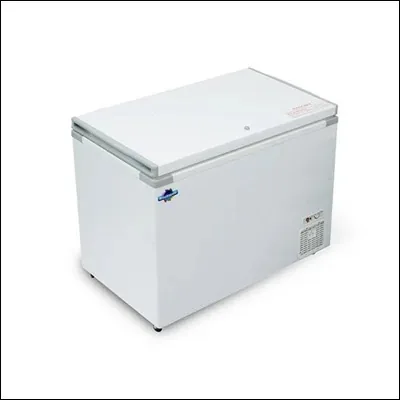 White hard top chest freezer with hinged lid for bulk frozen storage - commercial deep freezer